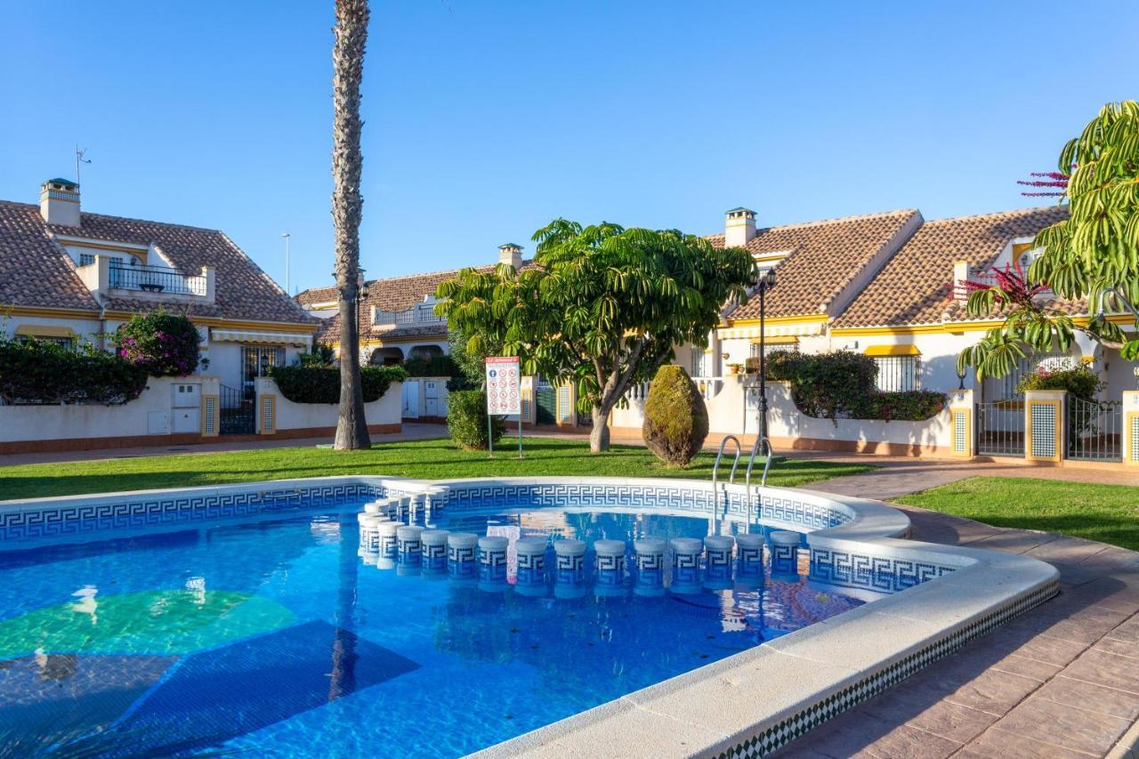 Pool-Side Townhouse In Cabo Roig Villa Orihuela Eksteriør billede